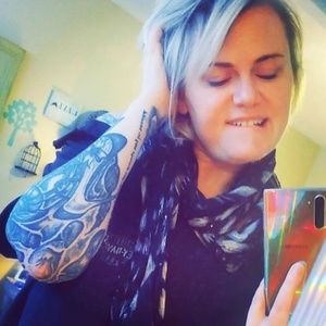 Meet your Posher, Courtney